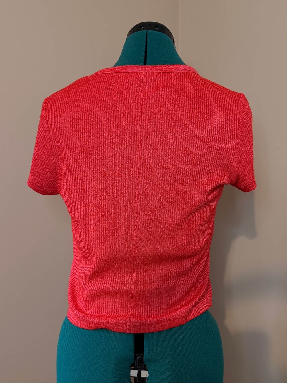 rag & bone Bright Pink Ribbed Button-Front Crop Top - Picture 3 of 5